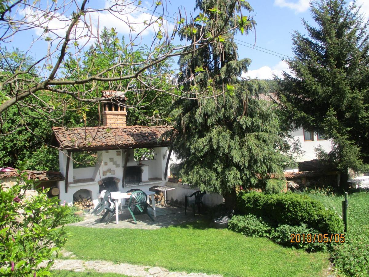Borimechkova Kashta Hotell Koprivsjtitsa Exteriör bild