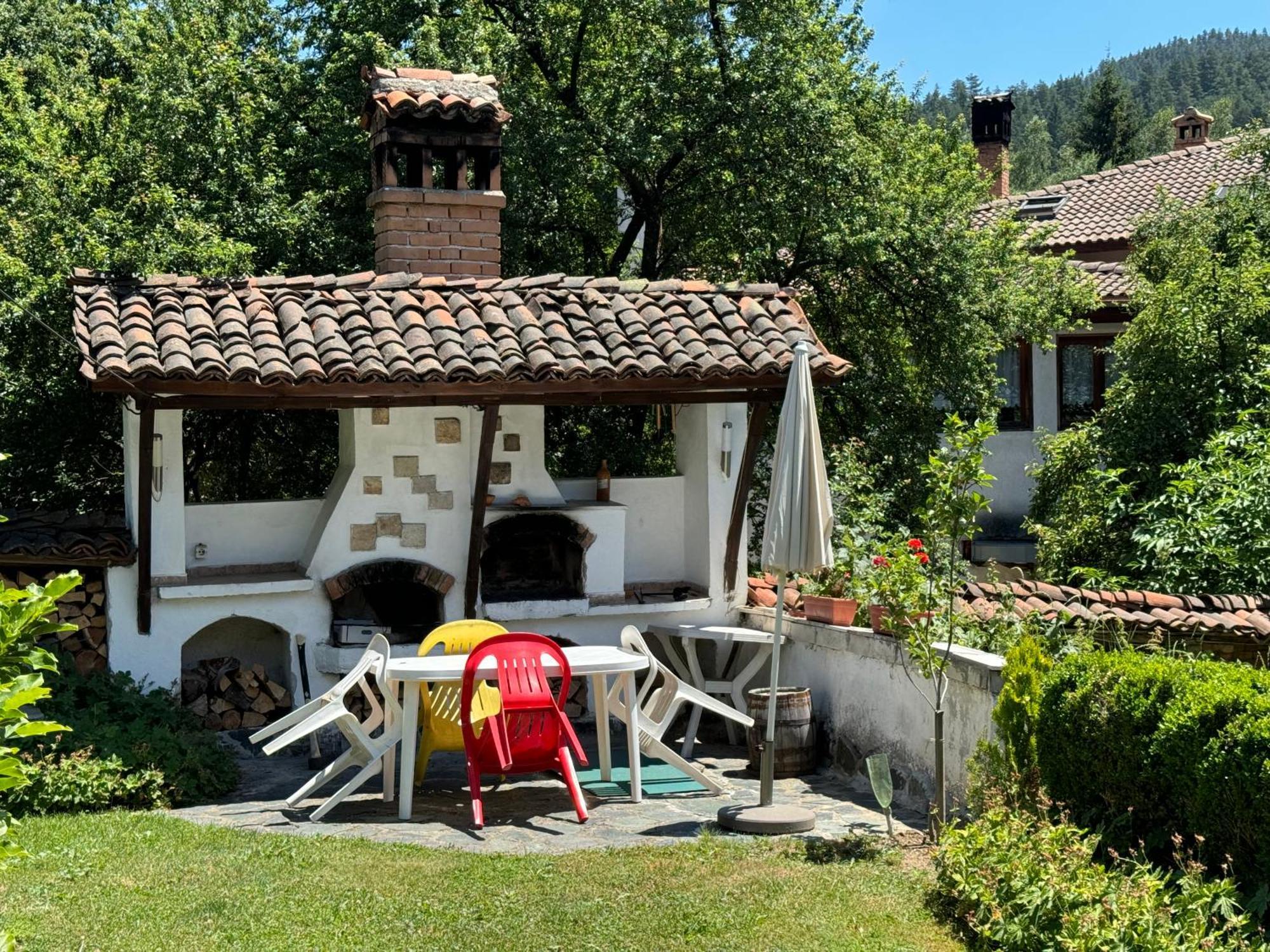 Borimechkova Kashta Hotell Koprivsjtitsa Exteriör bild
