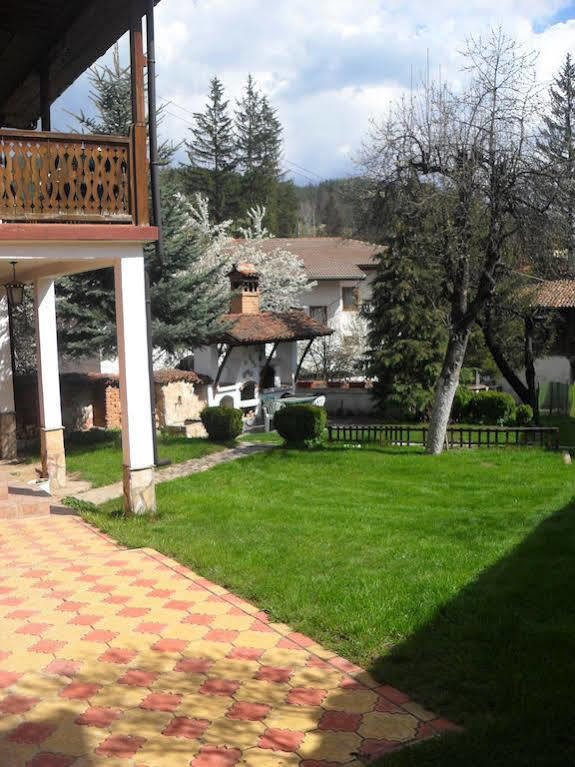 Borimechkova Kashta Hotell Koprivsjtitsa Exteriör bild