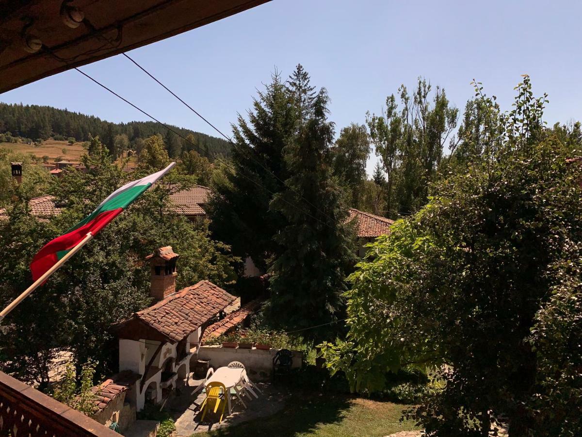 Borimechkova Kashta Hotell Koprivsjtitsa Exteriör bild