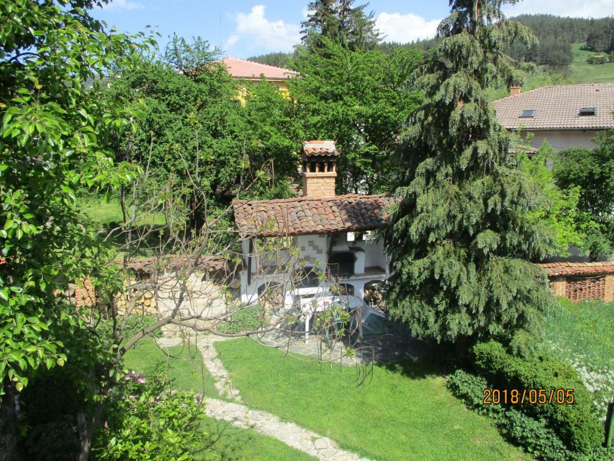 Borimechkova Kashta Hotell Koprivsjtitsa Exteriör bild